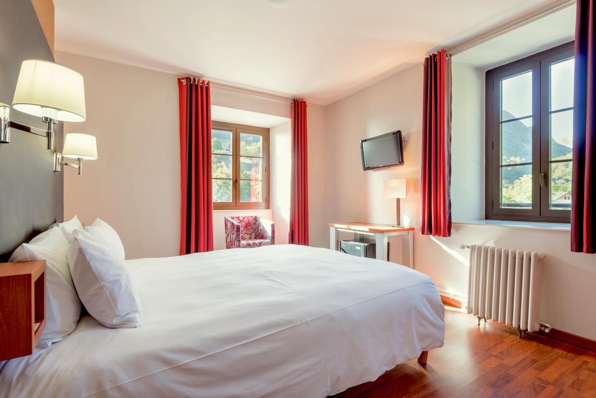 Logis Hotel La Breche De Roland Gèdre Zewnętrze zdjęcie