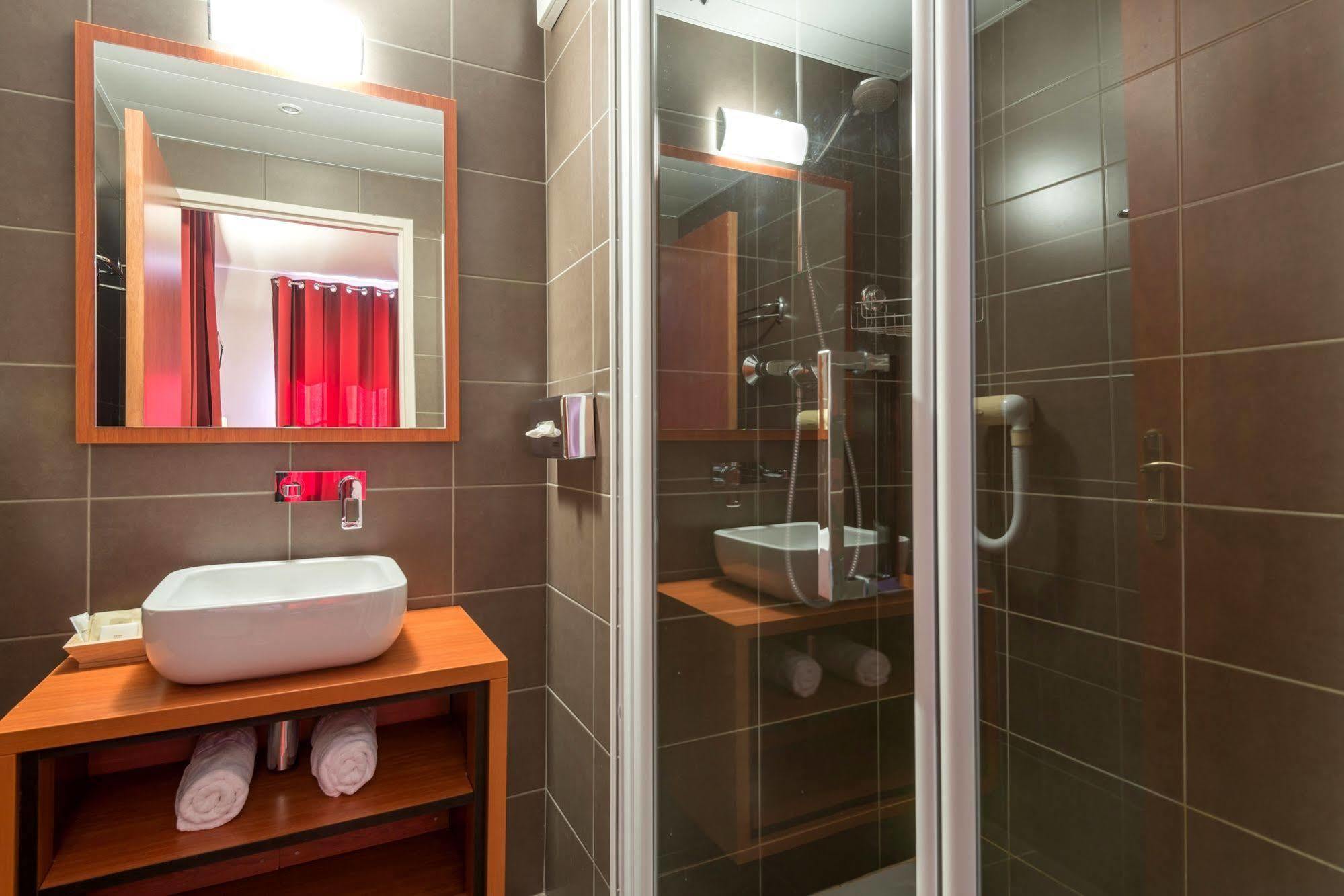 Logis Hotel La Breche De Roland Gèdre Zewnętrze zdjęcie